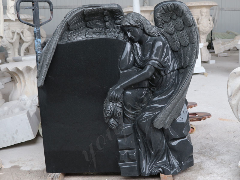 Granit-angel-heart-tombstone-for-sale